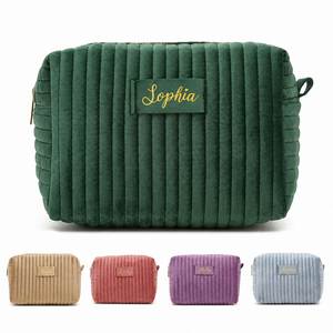 Pochette de maquillage en velours avec nom personnalisé, trousse de toilette de voyage pour femmes, cadeau d'anniversaire pour elle - Product Image 1