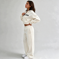 Ensemble sweat à capuche court et pantalon de survêtement en molleton de coton rose de haute qualité avec impression en relief pour femme
