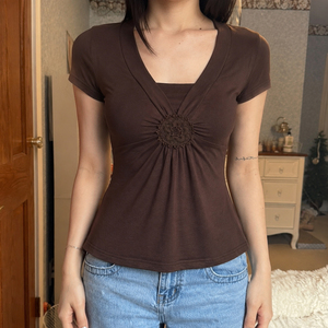 เสื้อยืดคอวีทรงพลีทสไตล์เรโทร แขนสั้น ทรงเข้ารูป สำหรับผู้หญิง สไตล์วินเทจ Y2K เสื้อลำลองฤดูร้อน - Product Image 5