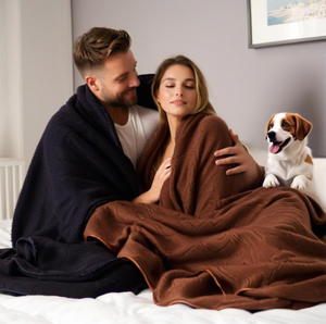 Coperta <span class=keywords><strong>cane</strong></span> <span class=keywords><strong>impermeabile</strong></span> multifunzionale all'ingrosso calda peluche <span class=keywords><strong>impermeabile</strong></span> coppia amore coperta per adulti e cani - Product Image 2