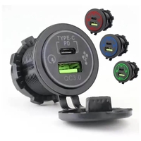 Chargeur de voiture USB PD et QC3.0 multi-ports USB 12V Prise de courant de charge USB Charge rapide Type c Base de chargeur de voiture fixe