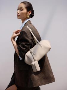 Sac fourre-tout tendance East West en cuir grain fin, luxe discret, sans marque, sac à bandoulière, vente en gros pour boutiques Royaume-Uni <span class=keywords><strong>France</strong></span> - Product Image 1