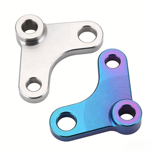 Pièces de moto Highway/Glass Struck personnalisées : Support d'huile de chaîne Highway, plaque arrière, décoration usinée CNC - Product Image 1