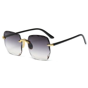 Perfecto Vogue inspirado gafas de sol mujeres motocicleta conducción caliente fresco popular gafas de sol buenas vintage gafas de sol de gran tamaño - Product Image 1