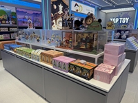 Magasin de jouets magasin de jouets présentoirs intérieurs vitrine en verre avec lumières led