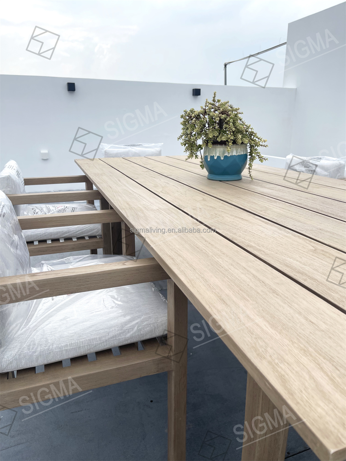Custom Garden Furniture Set Handcrafted Teak Wood Dining Table All Weather Teak Solid Wooden Outdoor Dining Set