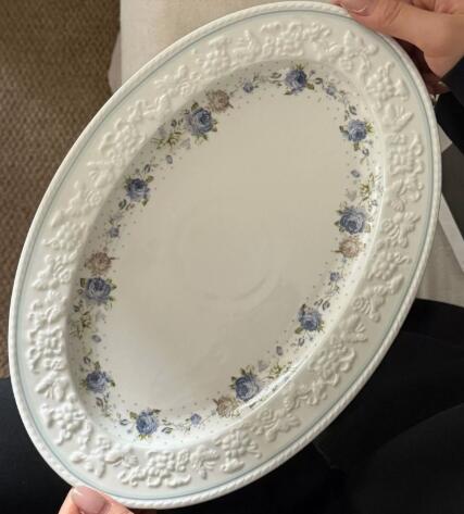 Plato blanco ovalado