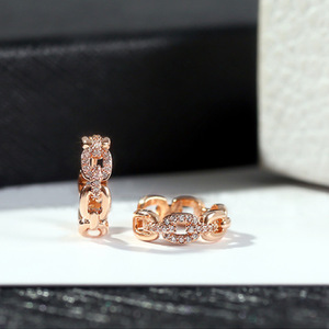 Orecchini a Catena per Donne, Design Unico Collegato, Gioielli e Ear Cuff alla Moda per Uso Quotidiano - Product Image 3