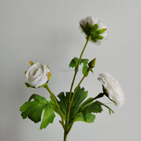 Bunga Ranunculus Sutra Realistis Tangkai Tunggal Putih Bunga Artifisial 52cm Dekorasi Natal Pernikahan Rumah