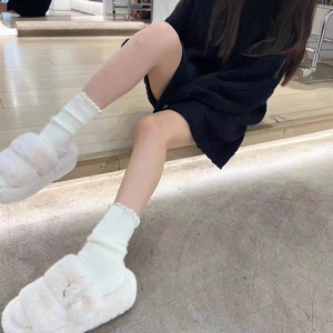 Calcetines hasta media pantorrilla para mujer, color sólido, algodón blanco, diseño con volantes, cálidos y esponjosos, para uso diario - Product Image 4