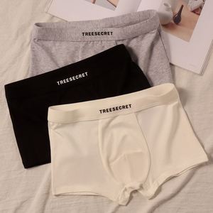 กางเกงชั้นในชายผ้าฝ้ายแท้ - กางเกงสีพื้นเอวกลางทรงสี่จีบ - Product Image 1