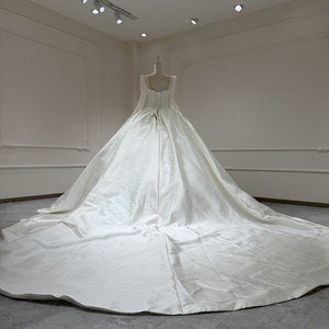 Robe de mariée de bal moderne en satin français texturé perlé à manches longues Xx59 avec appliques, décolleté cœur, dos nu et traîne chapelle - Product Image 6