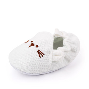 Simpatici scarpine da neonato con gatto dei cartoni animati - Tessuto morbido lavorato a maglia, suola antiscivolo, scarpine da culla per neonati - Product Image 6
