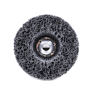 Disque <span class=keywords><strong>de</strong></span> décapage et <span class=keywords><strong>de</strong></span> nettoyage noir <span class=keywords><strong>de</strong></span> 5 pouces avec moyeu métallique et support en <span class=keywords><strong>fibre</strong></span> <span class=keywords><strong>de</strong></span> <span class=keywords><strong>verre</strong></span> pour le décapage <span class=keywords><strong>de</strong></span> la peinture et le nettoyage des joints <span class=keywords><strong>de</strong></span> soudure - Product Image 1