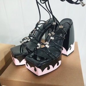 รองเท้าส้นตึกแบบเปิดหัวทรงโรมันสำหรับผู้หญิง แฟชั่นรองเท้าส้นสูงแบบหนา สายรัดไขว้ลายไฟ - Product Image 3