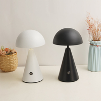 Lampe de table LED tactile sans fil rechargeable à piles moderne avec abat-jour en métal et luminosité réglable pour chambre à coucher, café, bar