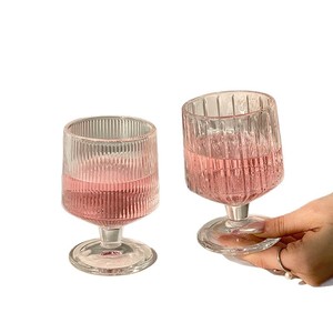 Vaso de Vidrio para Bebidas y Jugos con Rayas Verticales, Diseño Moderno y Simple, con Tapa y <span class=keywords><strong>Asa</strong></span>, Colorido, para Uso Doméstico y en Restaurantes - Product Image 1