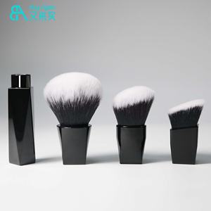 Mercados en línea chinos, nuevo diseño único, regalo para niñas, 3 en 1, Mini juego de brochas de maquillaje de viaje reemplazable magnético con caja - Product Image 5