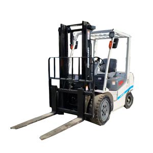 Mini-élévateurs à fourche d'occasion TCM 3t 3m/4m/4.5m/5m/6m Diesel importés du Japon – Vente chaude de matériel de construction et de transport d'occasion - Product Image 1