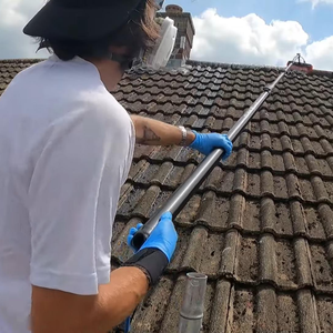 Perche télescopique en fibre <span class=keywords><strong>de</strong></span> carbone pour brosse <span class=keywords><strong>de</strong></span> nettoyage <span class=keywords><strong>de</strong></span> <span class=keywords><strong>toiture</strong></span> et applications d'entretien à grande portée - Product Image 1