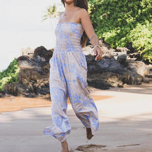 Mono largo de rayón personalizado con estampado hawaiano, diseño holgado con volantes y sin tirantes del fabricante - Product Image 1
