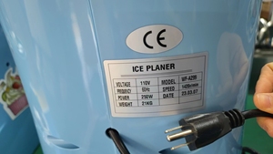 Trituradora de <span class=keywords><strong>hielo</strong></span> eléctrica de alta calidad con cubierta Máquina de afeitar de <span class=keywords><strong>hielo</strong></span> profesional Trituradoras de <span class=keywords><strong>hielo</strong></span> pequeñas comerciales manuales <span class=keywords><strong>para</strong></span> el hogar - Product Image 3
