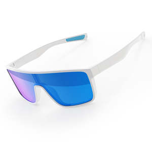 Lunettes de soleil pour hommes avec logo personnalisé, monture verte tendance en TR90, verres polarisés TAC et charnière à ressort - Product Image 1