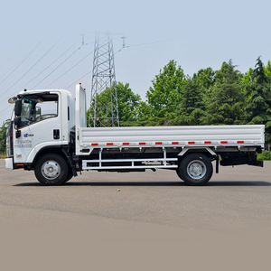 Camión de Carga Isuzu KV100 4x2 Diésel, Camión Ligero con Parrilla Delantera Cromada para Transporte Urbano y Comercial - Product Image 3