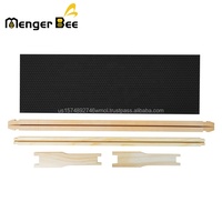 Neues Menger Bee Modell FR-2-03 Imkerei-Bienenstock Holzrahmen mit Schwarzer Kunststoff-Mittelwachsfundamentierung aus Neuseeländischer Kiefer