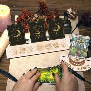 Support en bois pour cartes de tarot avec motif phases de lune et support rectangulaire pour cartes – Vente en gros et dropshipping - Product Image 2