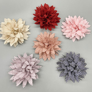 Corsages de flores a cuadros hechos a mano de tela de 13 cm, flores a cuadros para el cabello, zapatos, bolsos, ropa y accesorios. - Product Image 2
