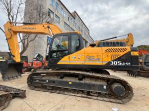 รถขุดไฮดรอลิก HYUNDAI 305LC-9T รุ่นปี 2023 ขนาด 30 ตัน ประสิทธิภาพสูง ทนทาน ใช้แล้ว เหมาะสำหรับงานขุดเจาะบนภูเขาและท่าเรือ พร้อมเครื่องยนต์ เกียร์ และปั๊ม - Product Image 2