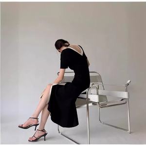 Vestidos Midi de Punto con Abertura, Estilo Vintage, Cuello en V, Color Negro y Blanco, Ajustados, de Alta Calidad, Personalizados al por Mayor para Mujer - Product Image 2