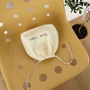 Sac cadeau promotionnel personnalisé en coton, couleur naturelle, pochette anti-poussière avec doubles cordons - Product Image 2
