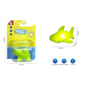 Juguete de baño para niños Tiburón de goma con luz Juego de agua para niños Juguetes - Product Image 1