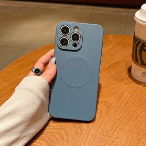 Funda Magnética <span class=keywords><strong>de</strong></span> Lujo con Carga Inalámbrica para iPhone 18 17 Pro Max, Silicona Líquida con Forro <span class=keywords><strong>de</strong></span> Terciopelo - Product Image 4