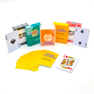 Cartes à jouer en plastique <span class=keywords><strong>de</strong></span> <span class=keywords><strong>meilleure</strong></span> qualité <span class=keywords><strong>pour</strong></span> les fêtes et les divertissements Vente en gros directe d'usine 57*87mm Cartes <span class=keywords><strong>de</strong></span> poker - Product Image 3