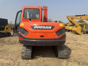 Excavatrice Doosan DX75 d'occasion, 7,5 tonnes, d'origine coréenne, en bon état, avec certification EPA. - Product Image 3