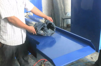 Machine à retourner les jeans, conception spéciale pour les pantalons, machine de finition des vêtements