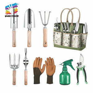 Juego de 9 Herramientas de Jardinería de <span class=keywords><strong>Madera</strong></span> <span class=keywords><strong>para</strong></span> Niños, con Pala, Tenedor, Tijeras de Podar, Botella de Spray, Guantes, Bolsa de Almacenamiento y Delantal, Kit Completo de Jardinería - Product Image 3