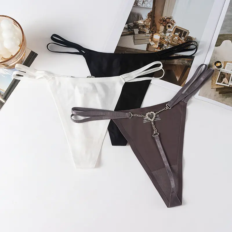 Băng lụa đồ lót liền mạch của phụ nữ Quần lót thong eo thấp sexy bí mật Rhinestone tim Tanga G-string đồ lót Panty phụ nữ 671