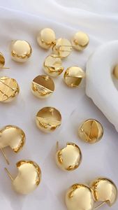 Xinfly Joyería al por Mayor, Aretes Minimalistas Pequeños de Oro de 18K con Forma de Bola, Aretes de Moda para Mujer - Product Image 4