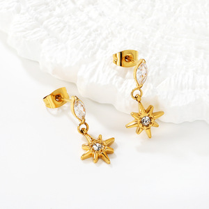 Pendientes de Estrella con Cristales de Ocho Puntas en Oro, Joyería de Moda para Fiesta, Pendientes de Acero Inoxidable para Mujer - Product Image 1