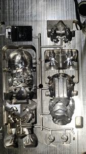 Shantou modèle de danse robot en acier film héros peut chanter moule d'injection de robot de danse électrique - Product Image 3