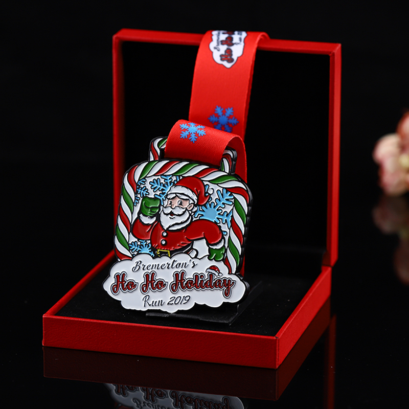 medal with packing