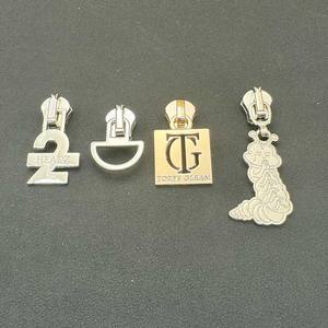 Consen Atacado Logotipo Personalizado Marca Gravado Levantar Ouro Prata Hoodie Metal <span class=keywords><strong>Zipper</strong></span> Puller para Saco De Roupas - Product Image 2