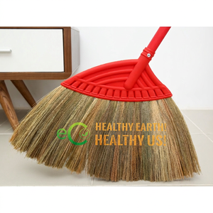 Balai en paille naturelle souple et durable avec manche en bois - Outil de balayage domestique écologique - Logo/couleur personnalisés - Faible MOQ - Eco2go Vietnam - Product Image 1