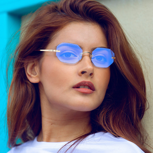 Lunettes <span class=keywords><strong>de</strong></span> <span class=keywords><strong>soleil</strong></span> géométriques sans monture en gros pour unisexe, monture en métal doré <span class=keywords><strong>de</strong></span> luxe, verres teintés bleu océan, lunettes sans cadre - Product Image 1