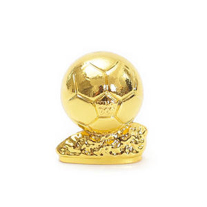 Porte-clés en métal plaqué or pour les souvenirs du joueur <span class=keywords><strong>de</strong></span> <span class=keywords><strong>l</strong></span>'année et du gardien <span class=keywords><strong>de</strong></span> but du Golden Boot et du Golden Ball Award - Product Image 4