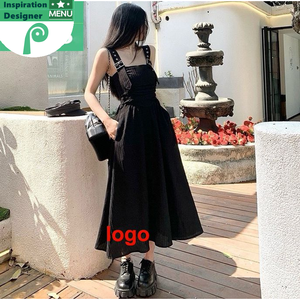 Robe de soirée élégante et tendance, inspirée des créateurs, avec logo haut de gamme, manches longues, coupe trapèze ajustée, entièrement noire, idéale pour les soirées et clubs. - Product Image 5